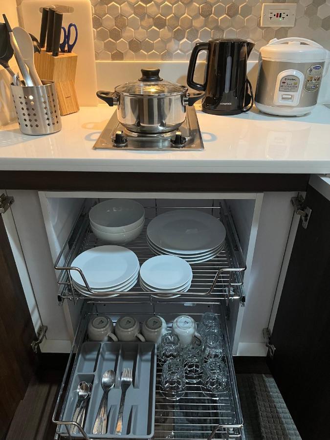 Homey 1 Bedroom Unit At Air Residences Макати Экстерьер фото