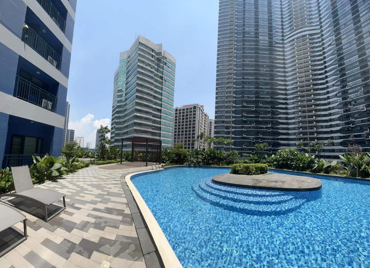Homey 1 Bedroom Unit At Air Residences Макати Экстерьер фото